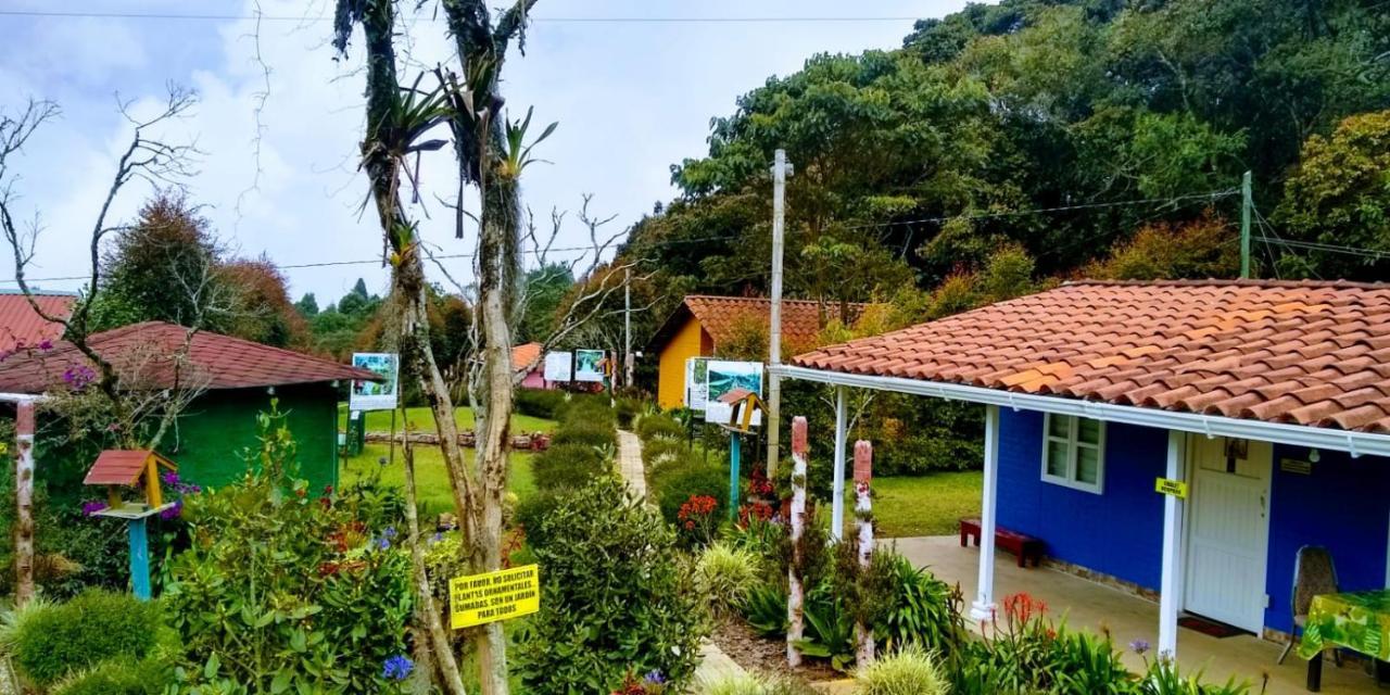 Santaelena -chalets De Montaña- *